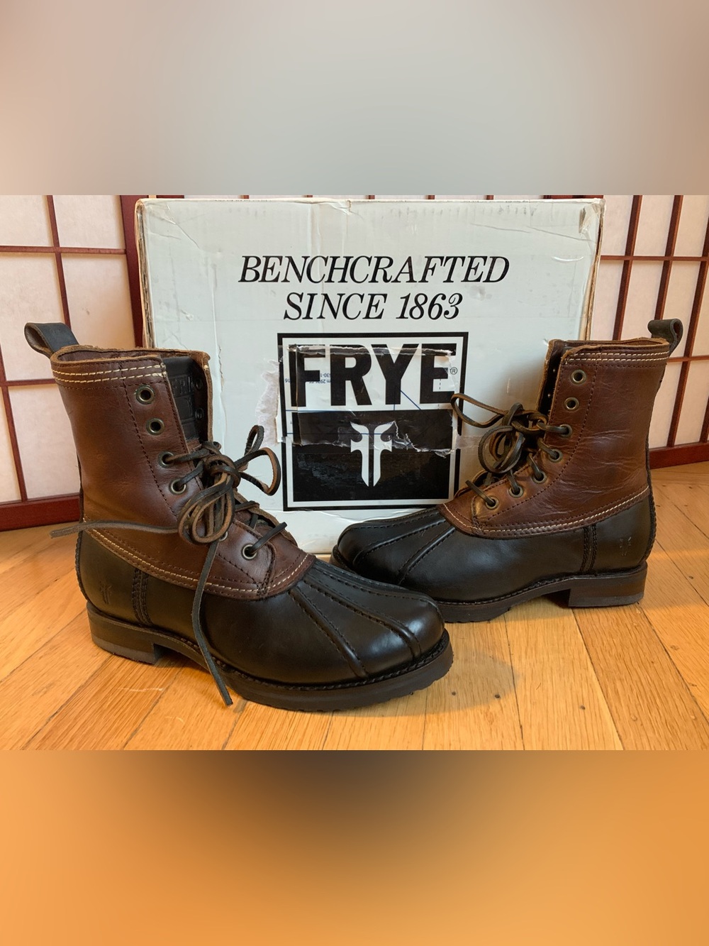 NEW WITH BOX! FRYE VERONICA Black/Brown Multi Leather Duck Boots Size 6 1/2B